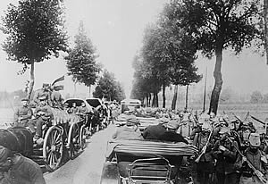 German troops on the march through Belgium, 1914.